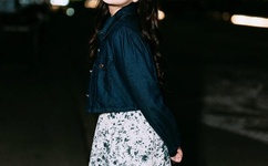 双人床上做的运动剧烈打扑克